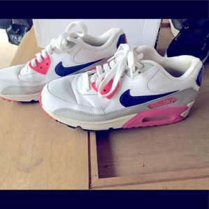 Women’s 7.5 Nike Air Max